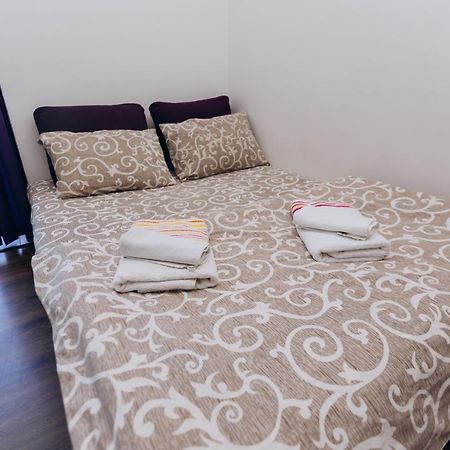Нові Apartments Біля Жд Вокзалу イヴァーノ＝フランキーウシク エクステリア 写真