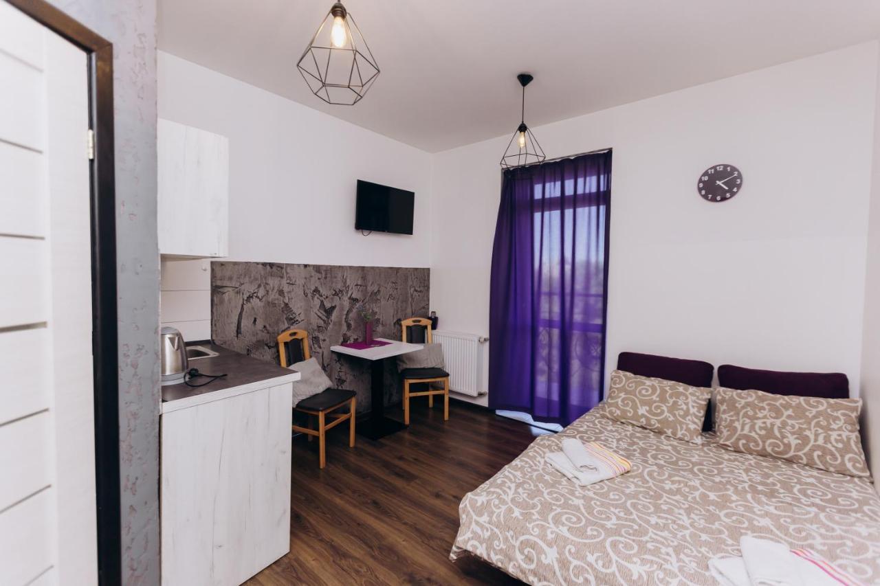 Нові Apartments Біля Жд Вокзалу イヴァーノ＝フランキーウシク エクステリア 写真
