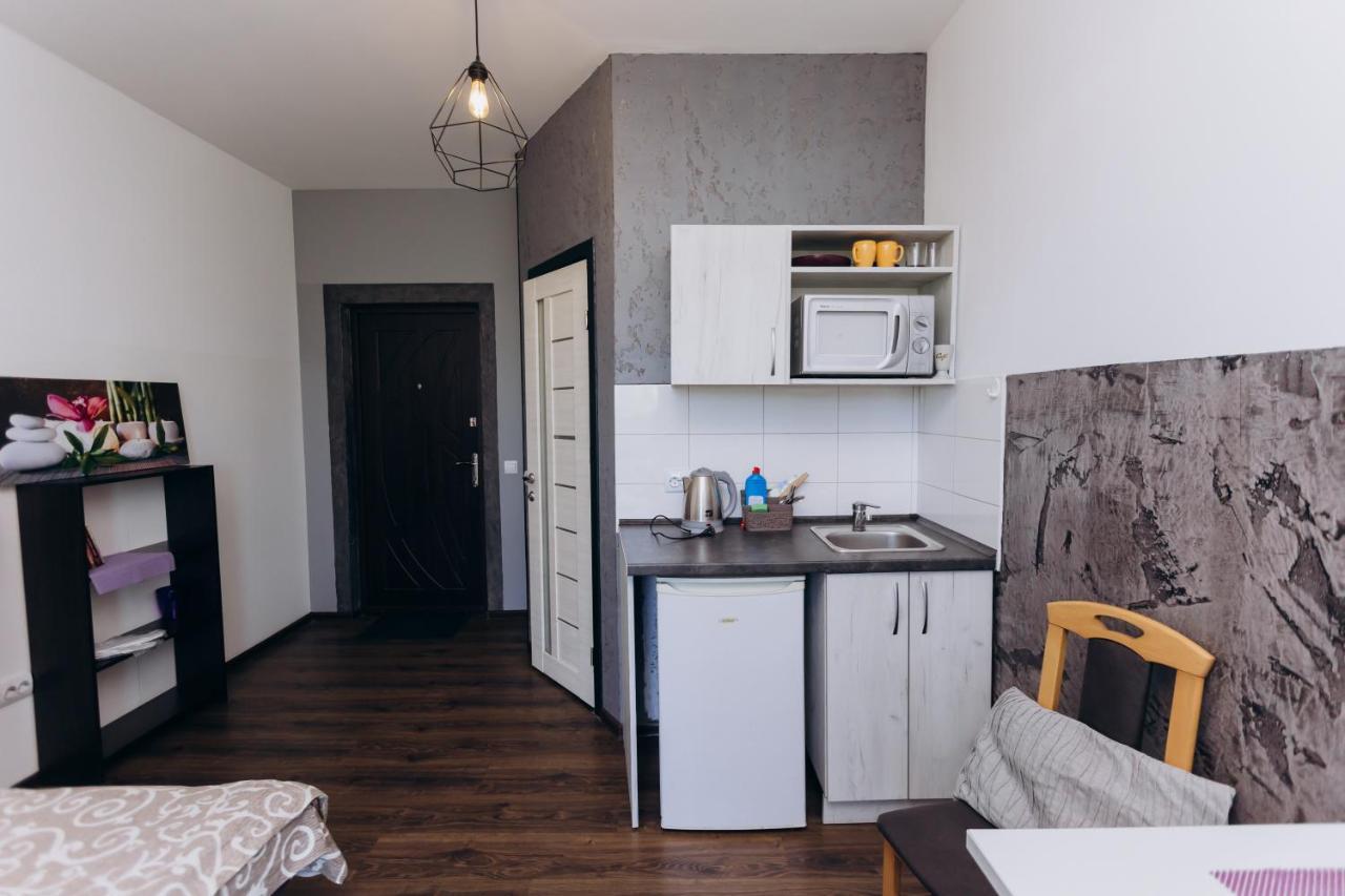 Нові Apartments Біля Жд Вокзалу イヴァーノ＝フランキーウシク エクステリア 写真