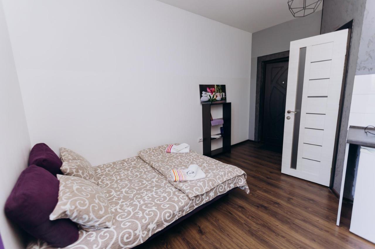 Нові Apartments Біля Жд Вокзалу イヴァーノ＝フランキーウシク エクステリア 写真