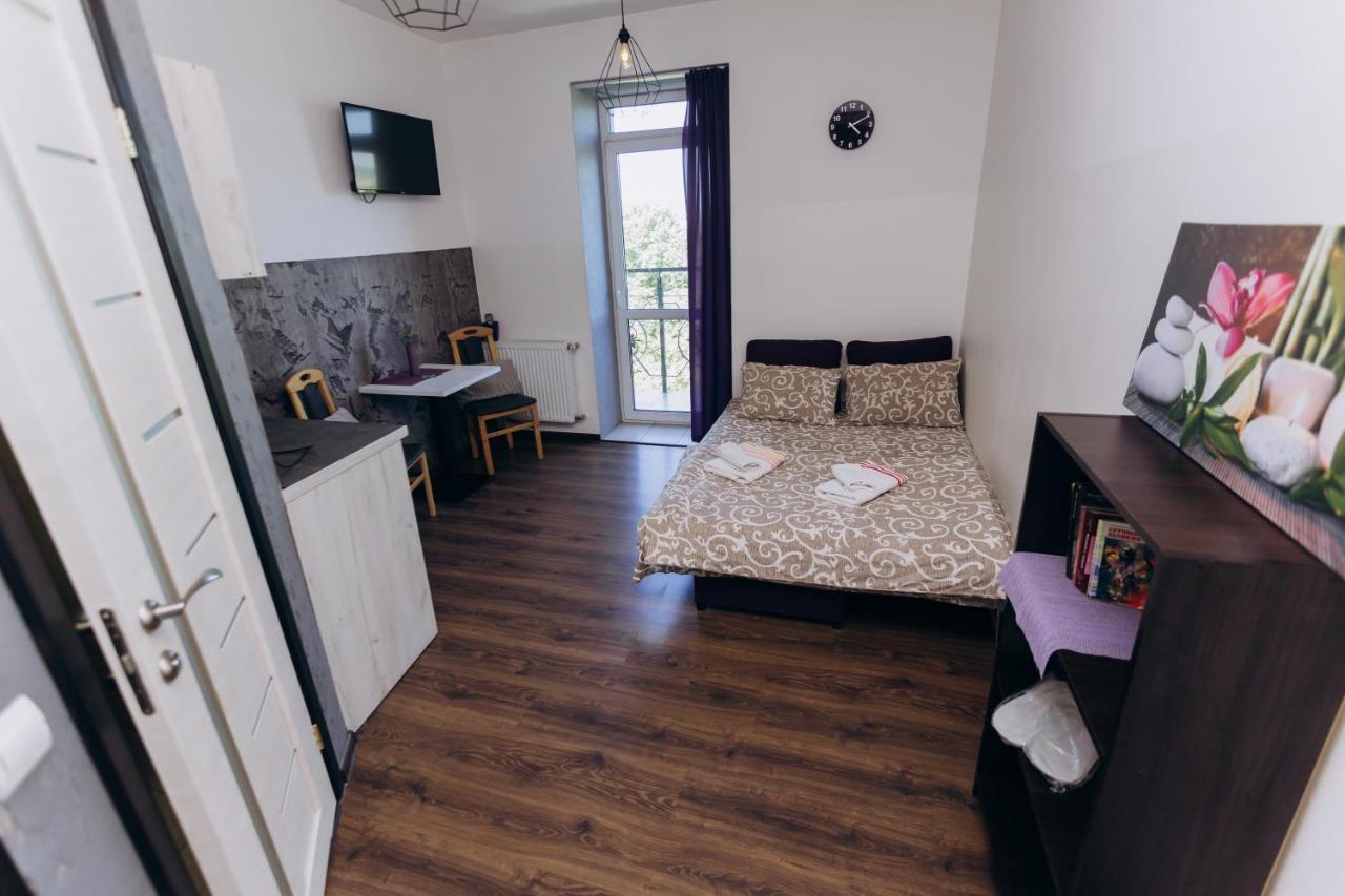 Нові Apartments Біля Жд Вокзалу イヴァーノ＝フランキーウシク エクステリア 写真